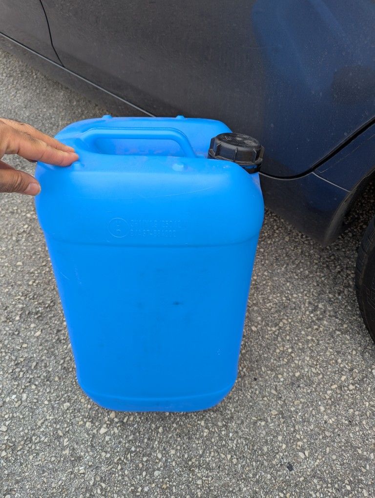 Blue 5 Gallon Tank