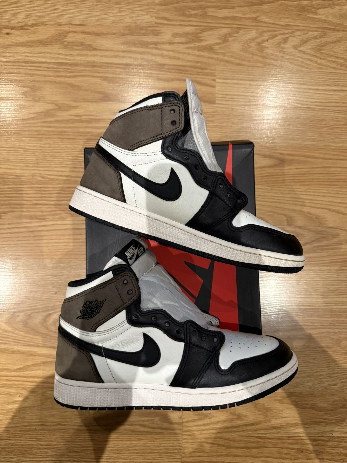 Jordan 1 Mocha Sz 5.5 Y