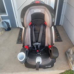 Graco 3 in 1 car seat+