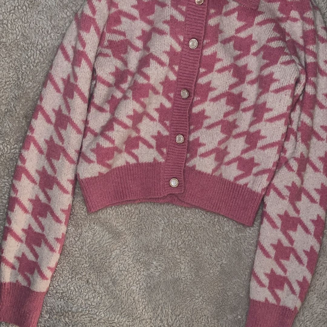 Used Chanel Sweaters - 293 For Sale on 1stDibs