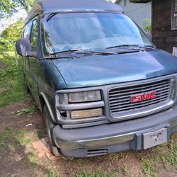 1998 Gmc Savana Good For Parts Or Repair. 