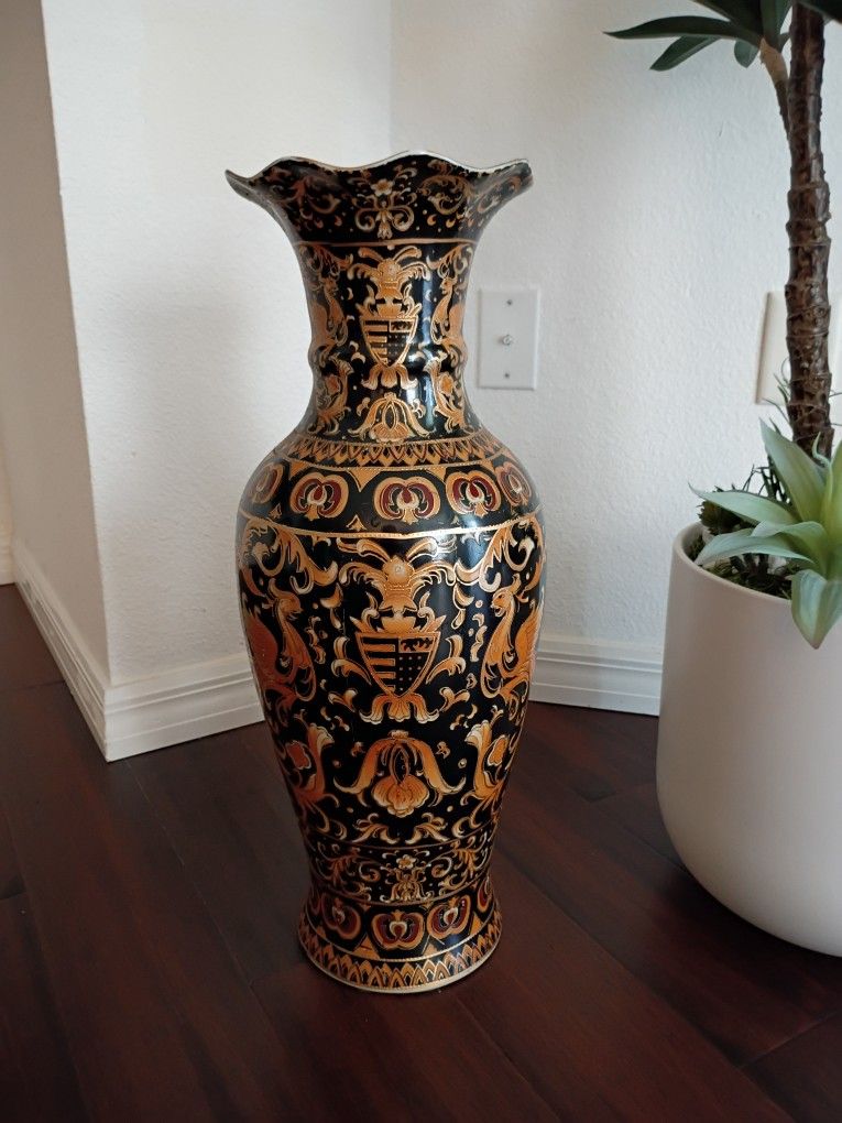 Tall Vintage Porcelain Ceramic Oriental Vase
