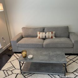 Selling: Sofa, coffee table, lamp 