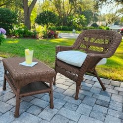 Can Deliver One Person Wicker Chair Matching Coffee Table