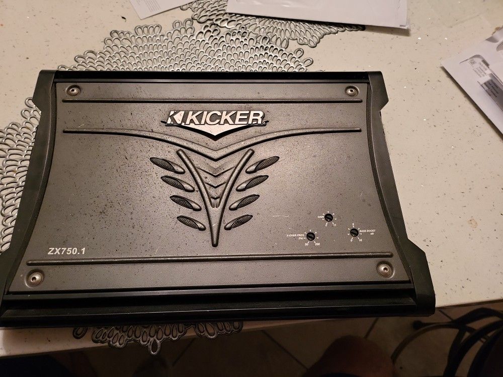 Kicker ZX750.1 Amplifier