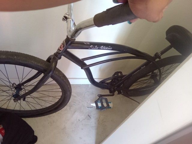 Black Beach Cruiser