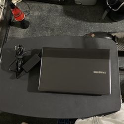 Samsung Laptop With Charger 