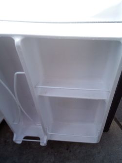 GE Mini Fridge