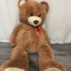 Giant Teddy Bear 