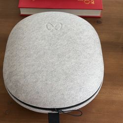 Quest Compact Carrying Case