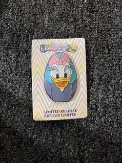 Daisy Duck Disney Pin