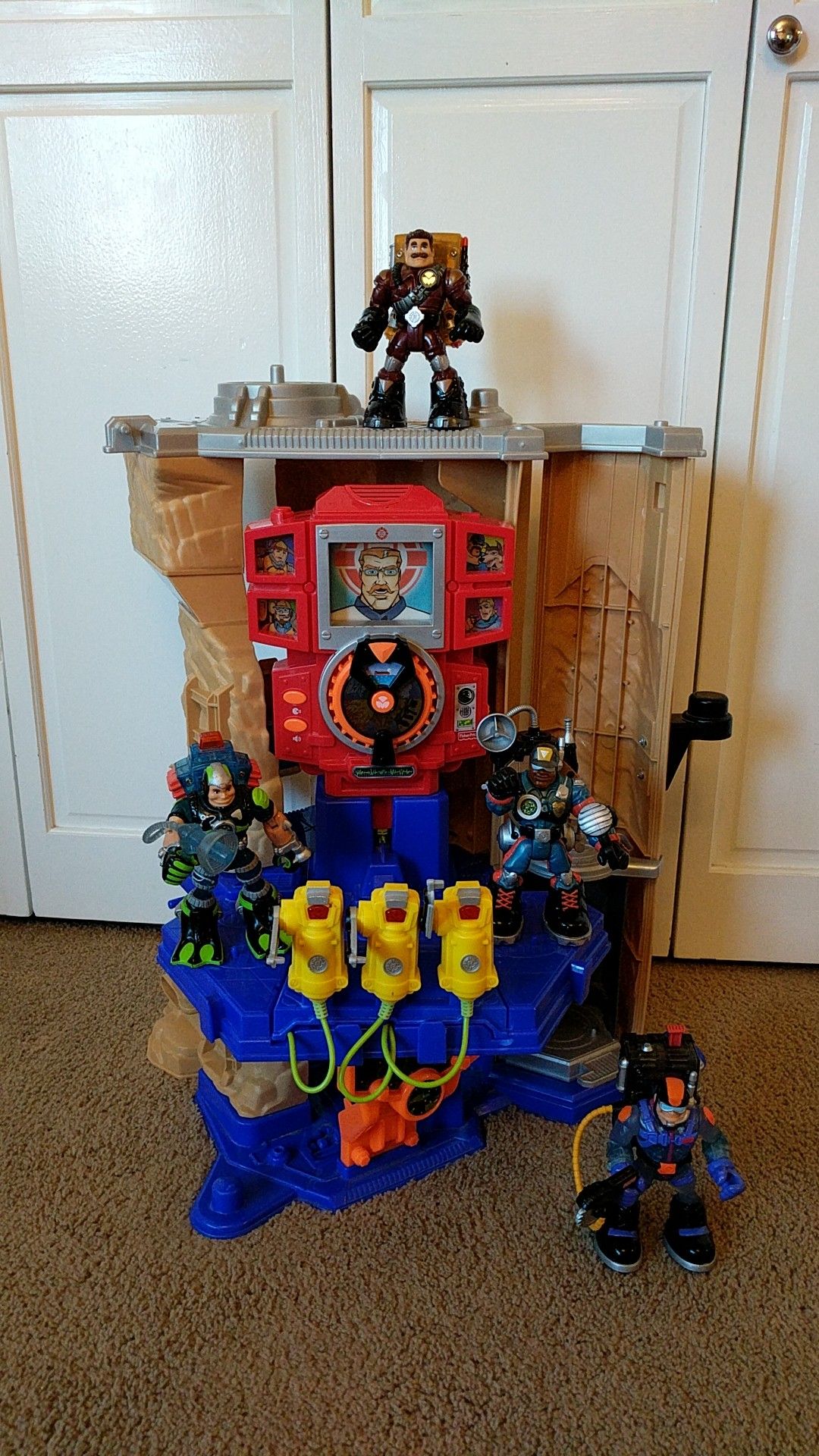 Rescue Heroes Mountain Action Command Center