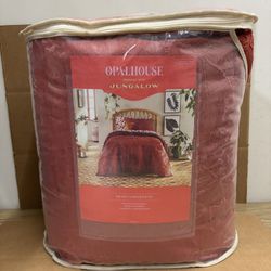 New Twin/Twin XL Tufted Comforter Set Red