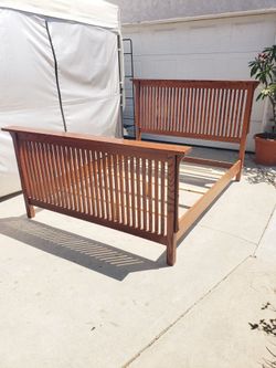 Queen Bed Frame In Excellent Condition