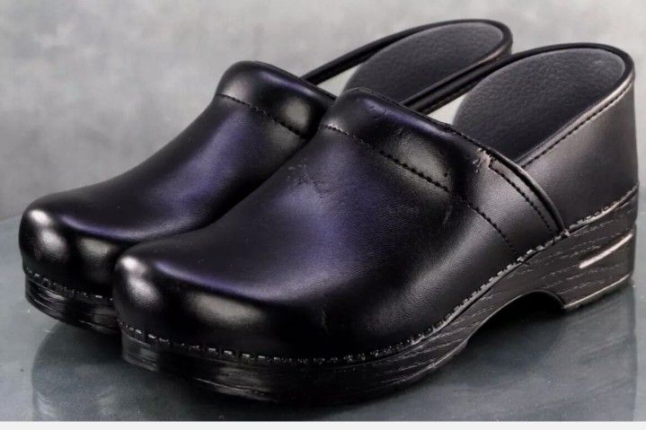 Dansko Clogs Size 42 Euro