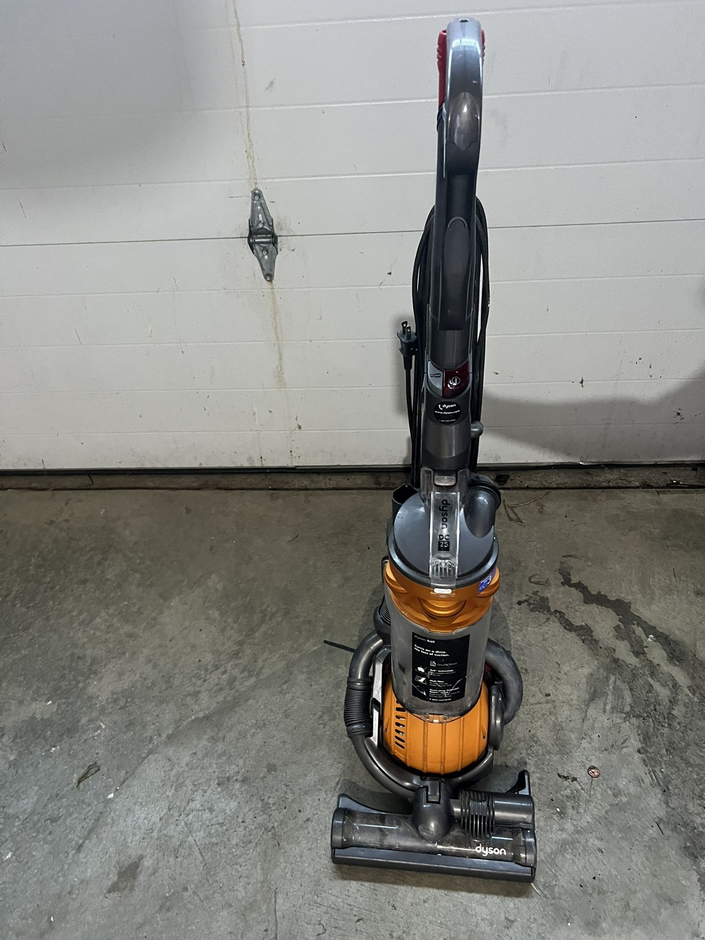 Dyson Ball Upright Vacuum DC25 Animal 