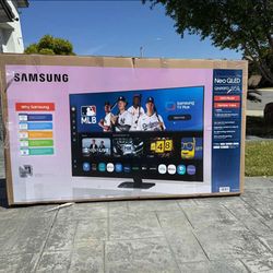 85 “ Samsung smart 4K Neo Qled HDR 144Hz q90f tv