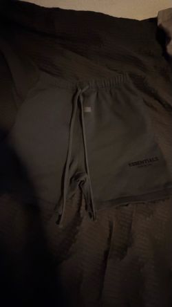 Black essential shorts