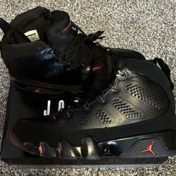 Retro Jordan Bred 9’s Sz11