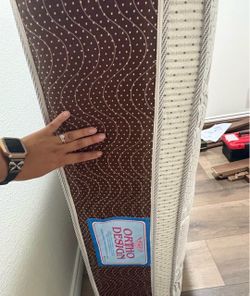 Full mattress good condition use 2 times