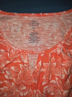 Plus Size Woman's Sleeveless Shirt