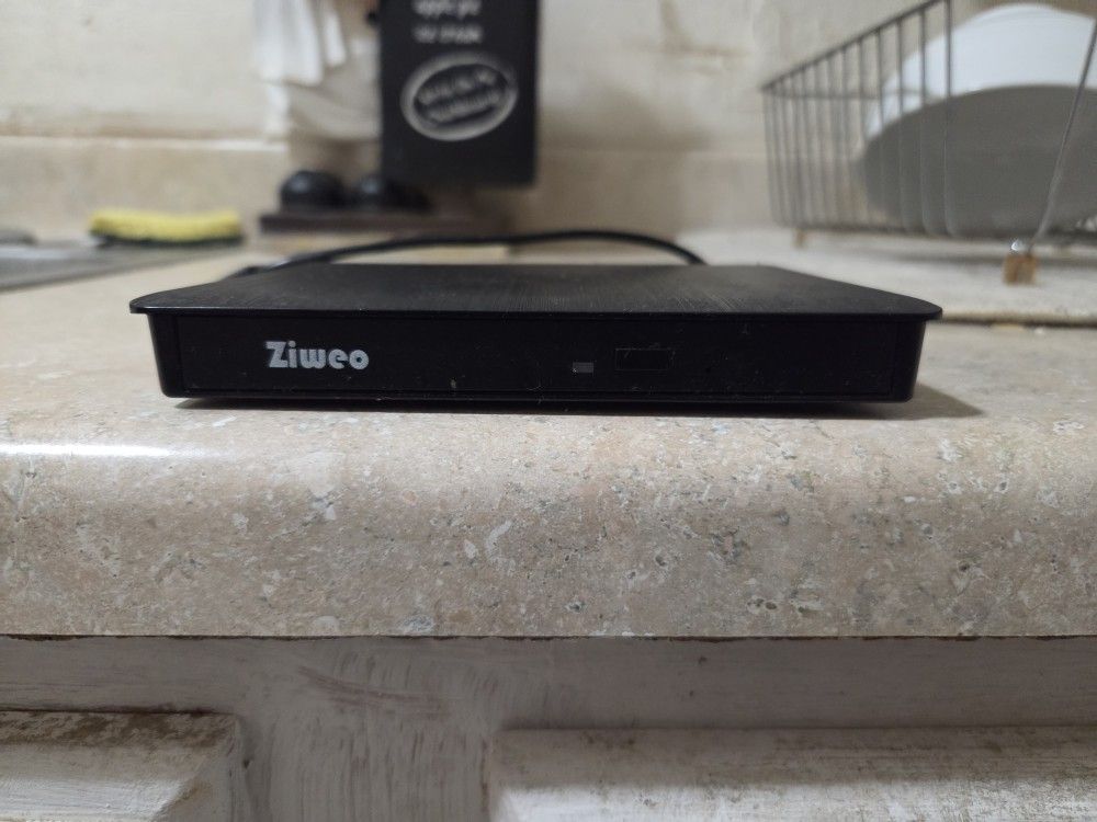 Ziweo External DVD Drive (I DELIVER ANYWHERE IN BAKO)