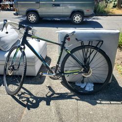 Hybrid/gravel woman's bike