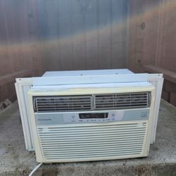 Frigidaire 8,000 BTU Air Conditioner