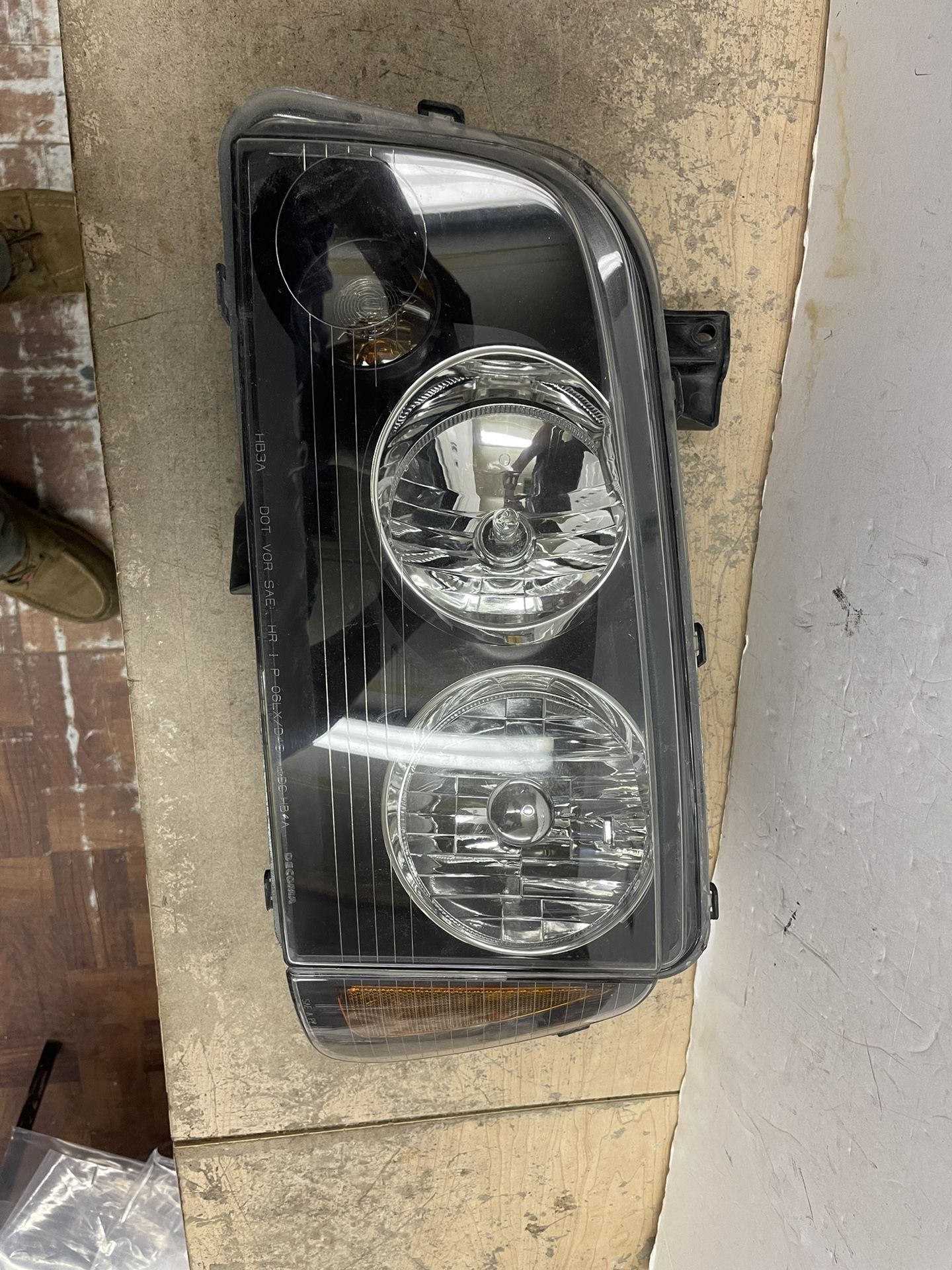 2005-2009 Dodge Charger Left Headlight
