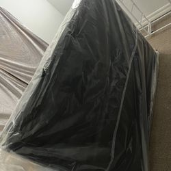 Box Spring For a Full Size Bed / Caja Para Cama De Tamaño Full