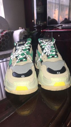 balenciaga triple s beige green