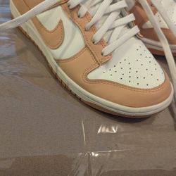 Dunks  Size 6.5 Women