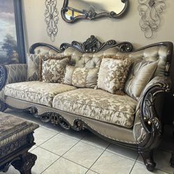 Gorgeous Sofa Set 
