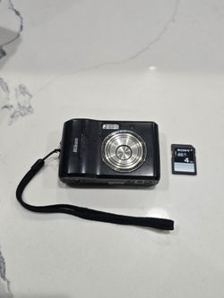 Nikon COOLPIX L16 7.1MP Compact Digital Camera 3x Zoom 2.8in AA