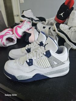 Boys Nike Air Jordans Retro 4 Size 2.5y