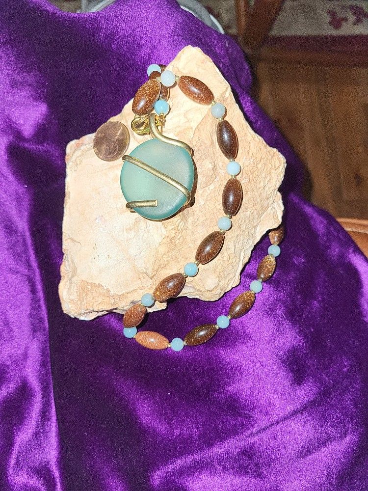 Goldstone Bead Short Necklace