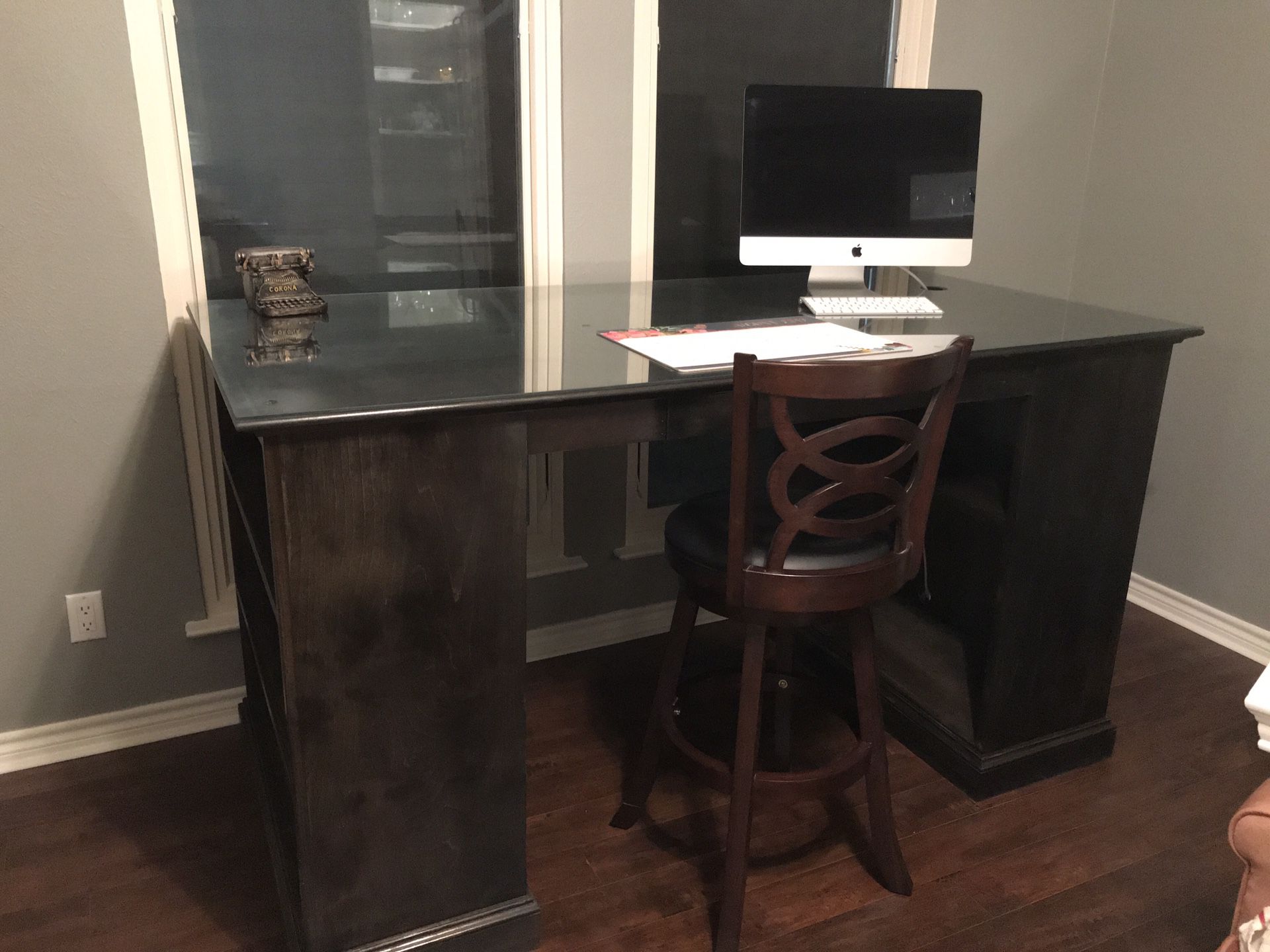 Large custom desk w/thick glass top & Stool