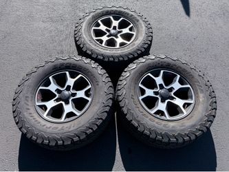 (1) 17” Jeep Rubicon Wheels 285/70R17 Bfgoodrich All Terrain Spare - $150