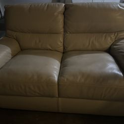 Very Good Condition Sofa Sets 