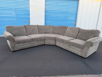 Charcoal Gray Sectional Couch 🚛🚚 Free Delivery 🚛🚚