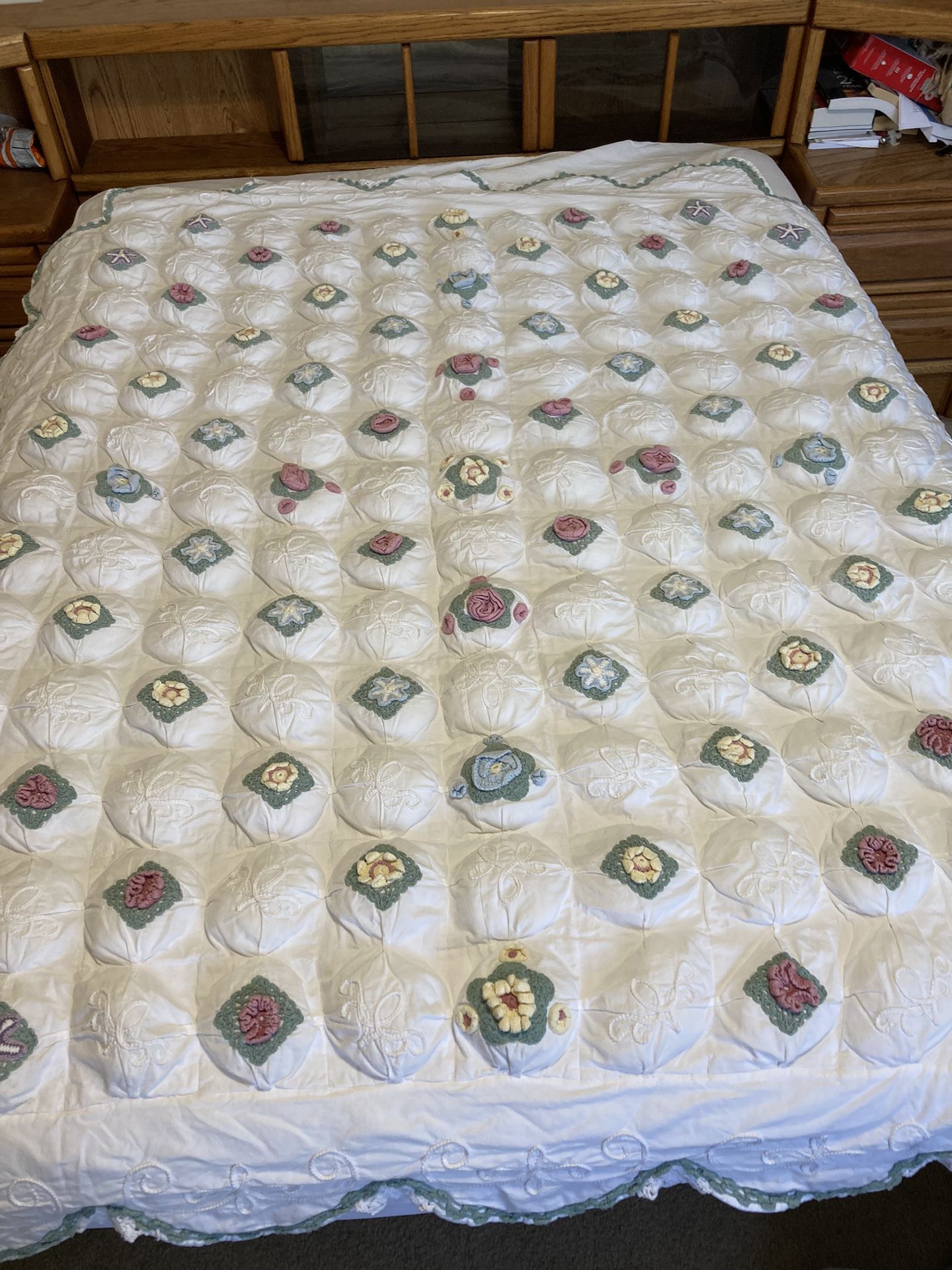Vintage Batten Floral Twin Comforter 