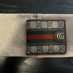 Brand new Gucci leather Bifold wallet.