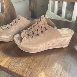Micheal Kors wedges size 5.5