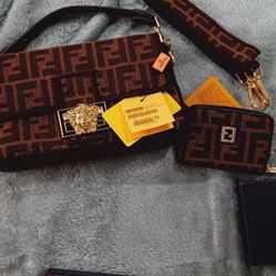 A  FENDI PURSE BRAND  NEW 