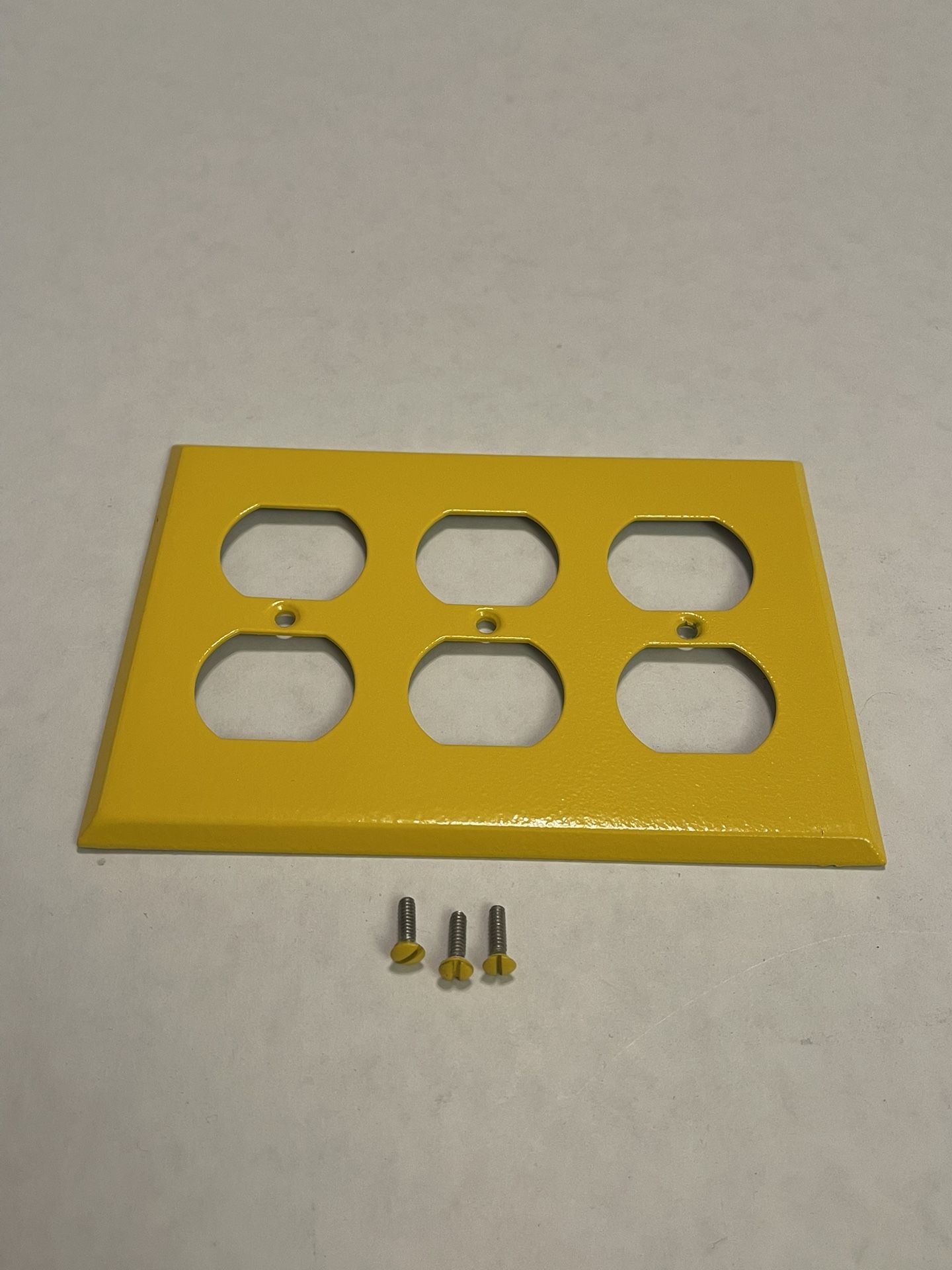Yellow Stainless steel outlet 3 gang Wall Plate