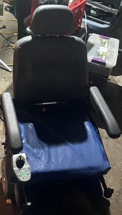 Six Wheeled Pronto Sur Step M7 Electric Wheelchair