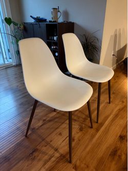 White dining chairs (2)