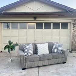 3 Seater couch - Delivery Available