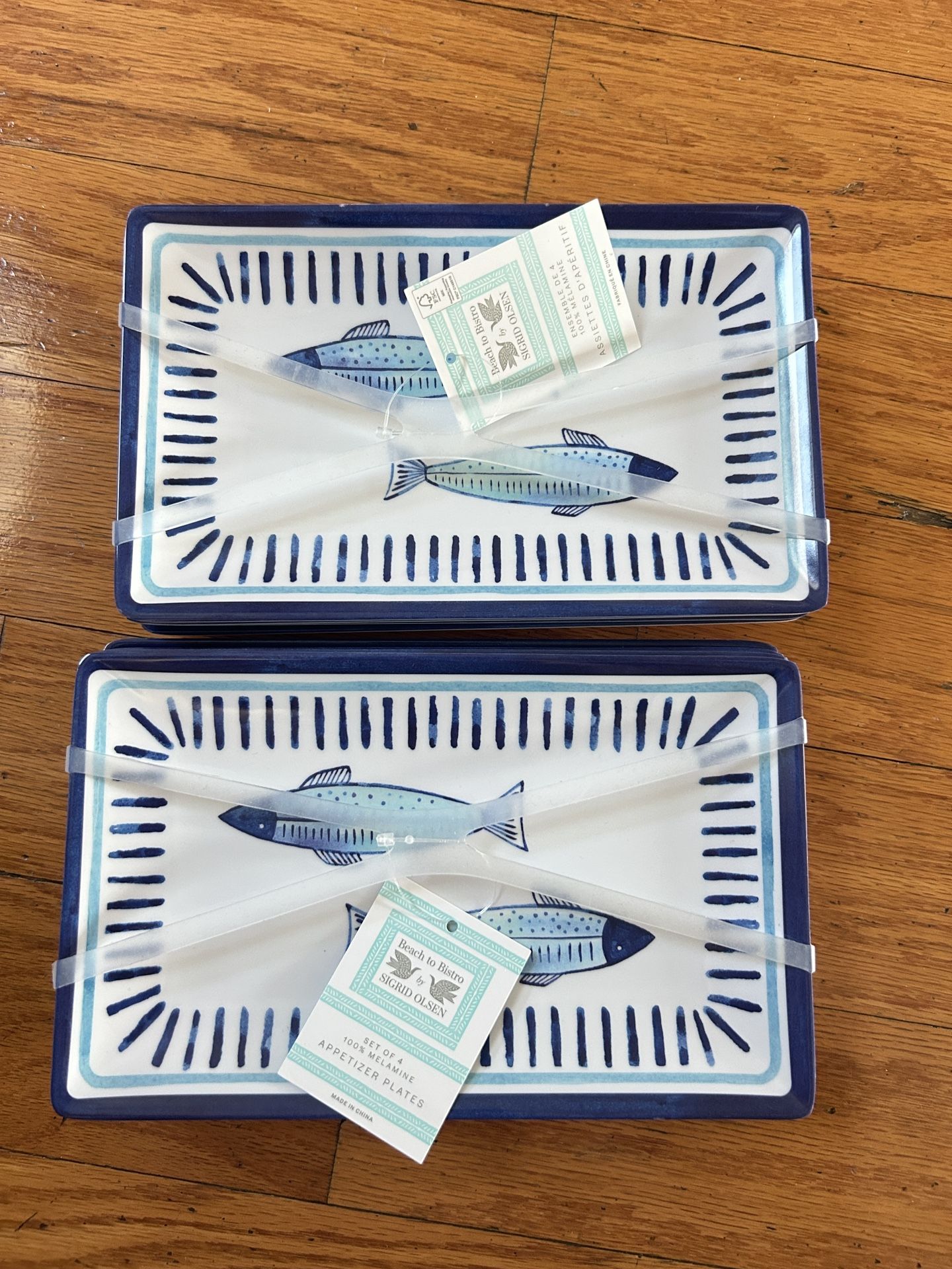 NWT Beach to Bistro fish design 100% Melamine set of 8 snack plates