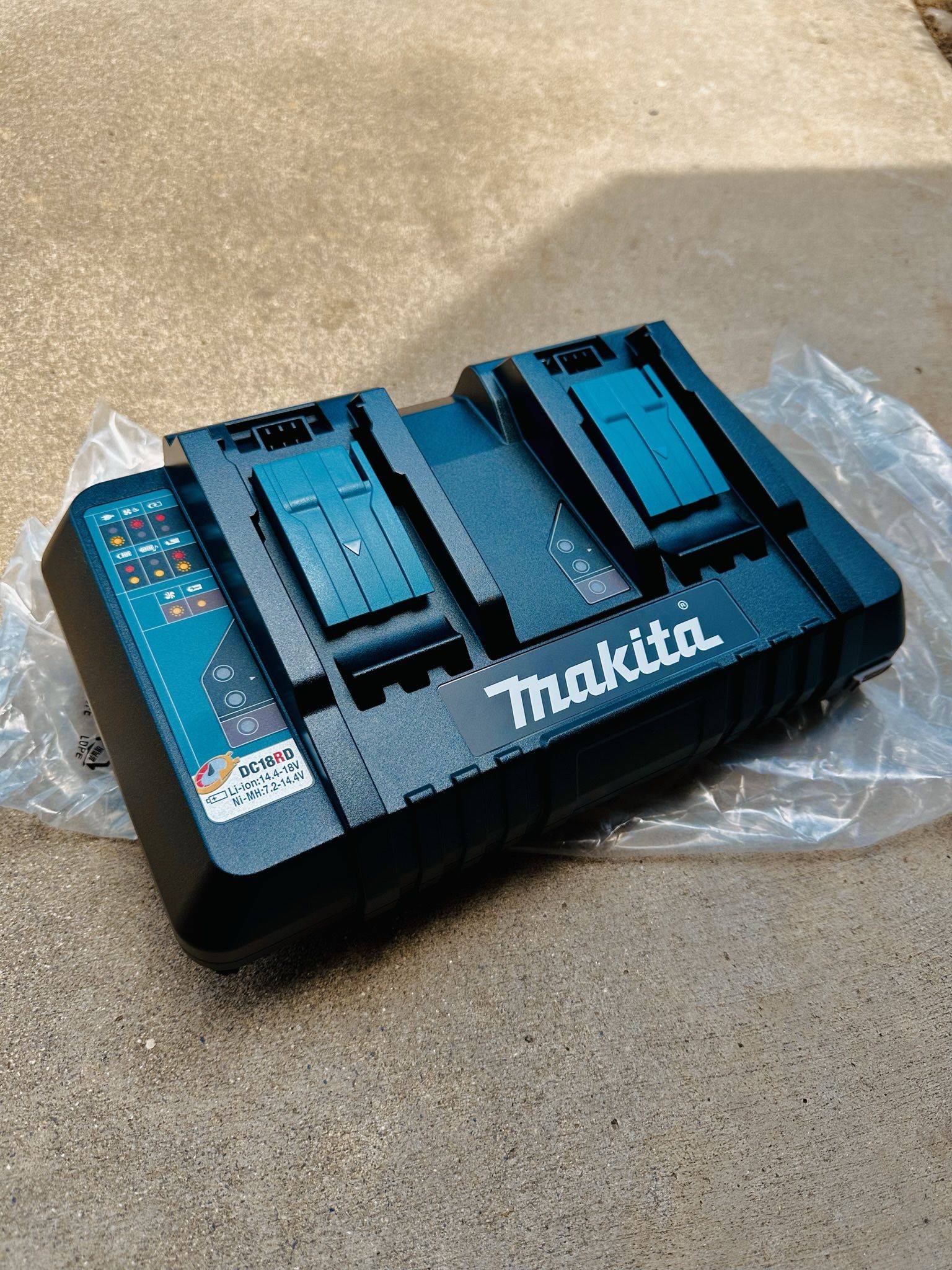 Makita 18v Dual Port Rapid Optimum Charger
